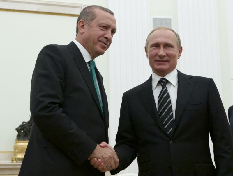 Turecký prezident R.T. Erdogan se svým "přítelem" Vladimirem Putinem. Turecký prezident R.T. Erdogan se svým "přítelem" Vladimirem Putinem.