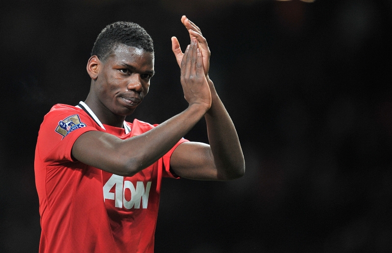 Miliardový transfer se blíží skutečnosti, pouze zdravotní prohlídka na stadionu Old Trafford brání tomu, aby se Paul Pogba stal nejdražším fotbalistou historie. 