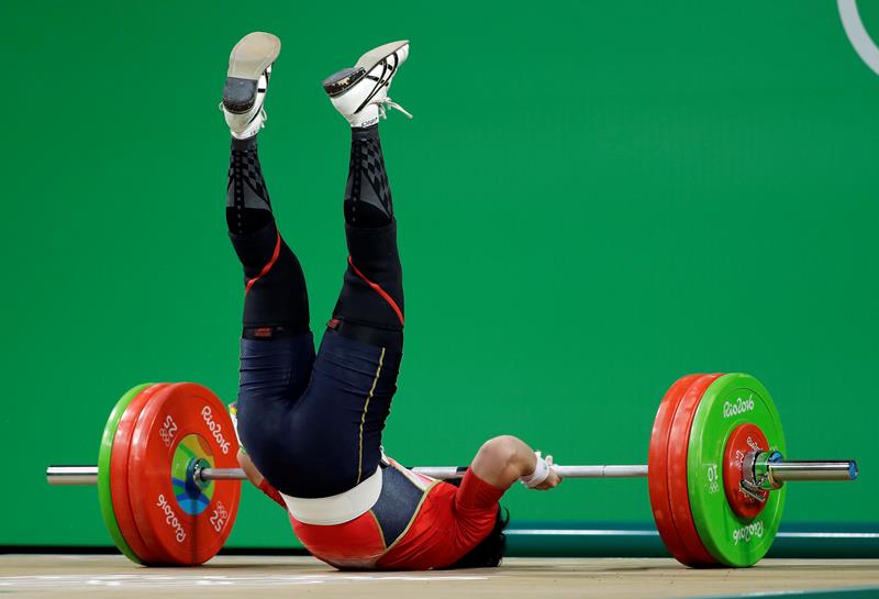 Polský mistr Evropy ve vzpírání Tomasz Zieliňski neprošel v Riu de Janeiro dopingovou kontrolou provedenou a přijde o sobotní olympijskou soutěž, v níž měl patřit k favoritům na medaili. 