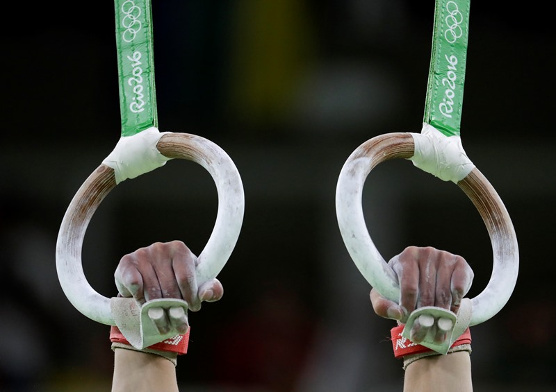 Nizozemský gymnasta Yuri van Gelder byl po proflámované noci v Riu de Janeiro vyhozen z olympijských her. Nizozemský gymnasta Yuri van Gelder byl po proflámované noci v Riu de Janeiro vyhozen z olympijských her.