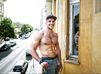 Martin Fuksa (kanoista)
Extravagantní účes, nabušené svaly a image sympatického rebela. Martin Fuksa je luxusní olympijský playboy. A co teprve, jestli si pověsí na krk zlatou medaili. Snad pak jeho pádlo ten nápor fanynek vydrží.