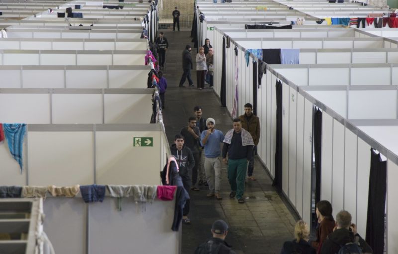 Ubytování migrantů v Německu v prostorech bývalého letiště. Ubytování migrantů v Německu v prostorech bývalého letiště.