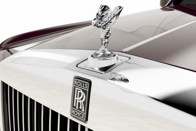 Mezi registrovanými vozy v Česku nechybí ani aristokratický Roll-Royce.