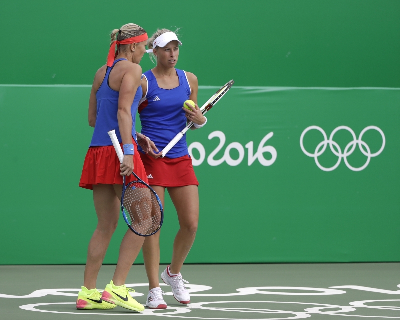 České tenistky Andrea Hlaváčková a Lucie Hradecká.