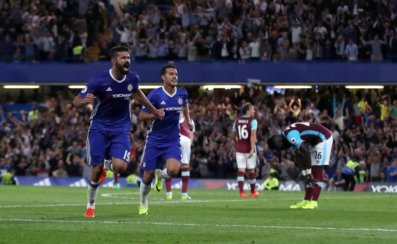 Španělský reprezentant Diego Costa slaví gól do sítě West Hamu.