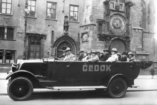 Autokarová revoluce.