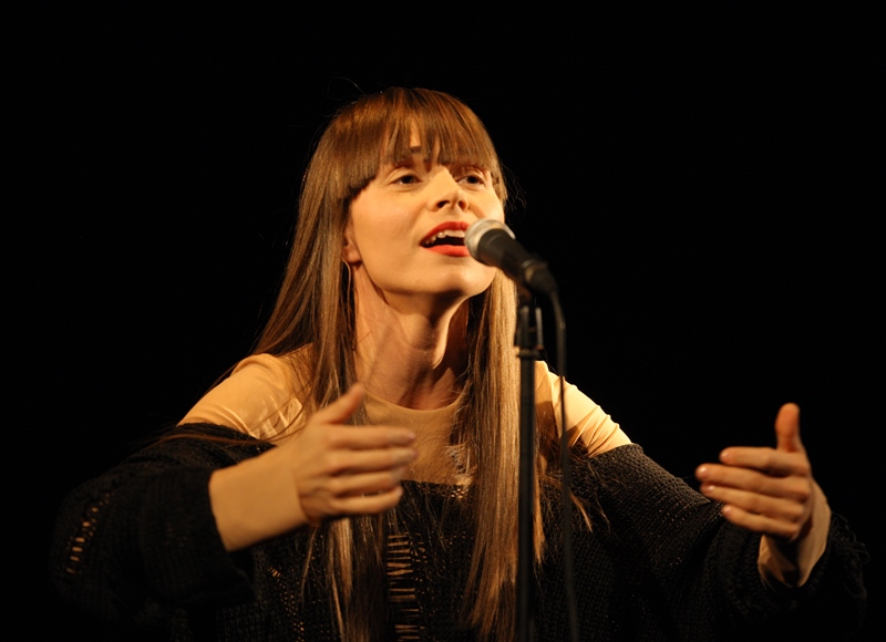 Kateřina Winterová si na zahrádce pěstuje vlastní zeleninu a bylinky.