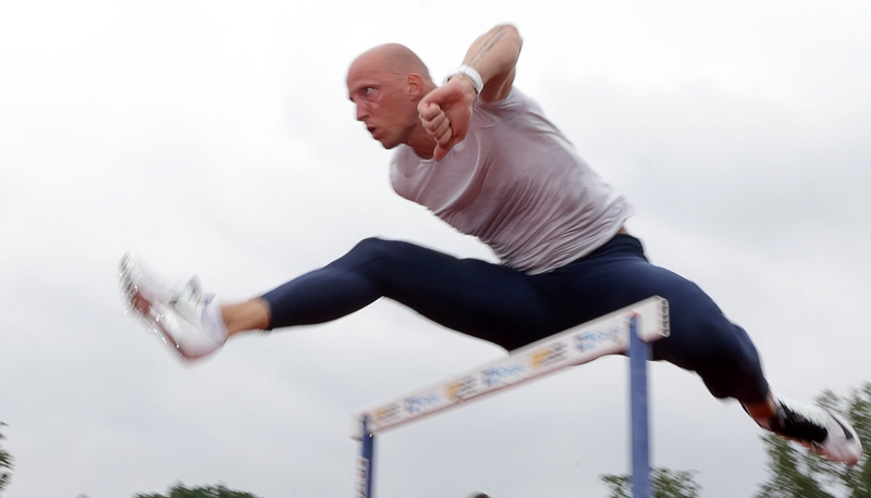 Petr Svoboda se představí ve večerním semifinále olympijského závodu na 110 m překážek. Petr Svoboda se představí ve večerním semifinále olympijského závodu na 110 m překážek.
