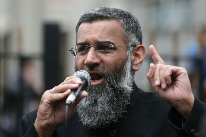 Britský radikální duchovní Anjem Choudary.