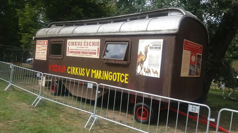 Cirkus v maringotce. Cirkus v maringotce.