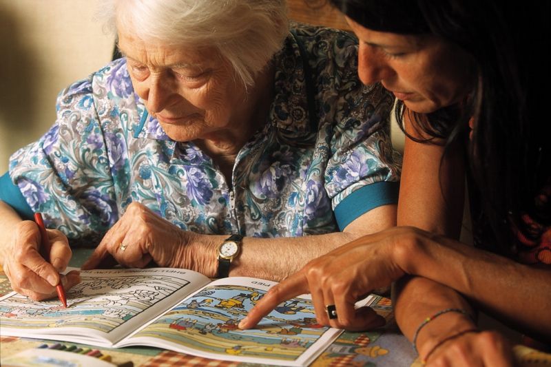 Testování na Alzheimerovu chorobu (ilustrační foto). Testování na Alzheimerovu chorobu (ilustrační foto).