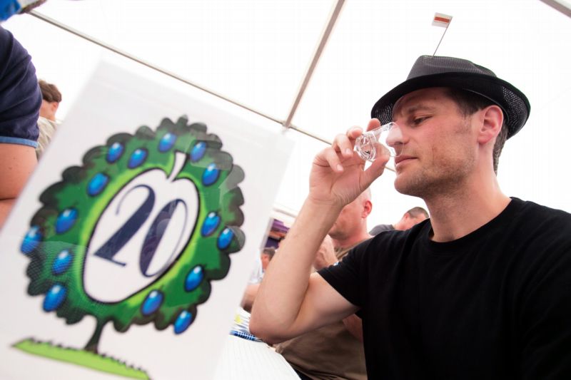 Festival začal koštem slivovice. Festival začal koštem slivovice.