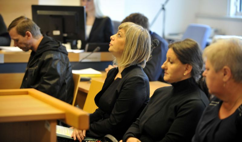 Soud s Milanem Macourkem, Lenkou Burianovou, Jarmilou Červinkovou a Alenou Olšínovou kvůli korupci.