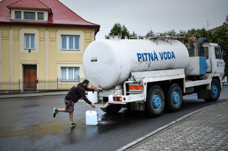 Vodu budou zajišťovat cisterny (ilustrační foto).