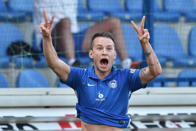Jan Sýkora se raduje ze druhého gólu v kvalifikaci o EL.