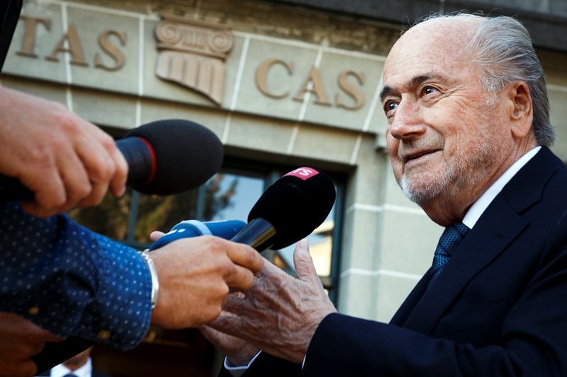Bývalý předseda Mezinárodní fotbalové federace FIFA Sepp Blatter vypovídal při čtvrtečním slyšení téměř 15 hodin u Sportovního arbitrážního soudu (CAS) v případu svého odvolání proti šestiletému zákazu působení ve fotbale. Bývalý předseda Mezinárodní fotbalové federace FIFA Sepp Blatter vypovídal při čtvrtečním slyšení téměř 15 hodin u Sportovního arbitrážního soudu (CAS) v případu svého odvolání proti šestiletému zákazu působení ve fotbale.