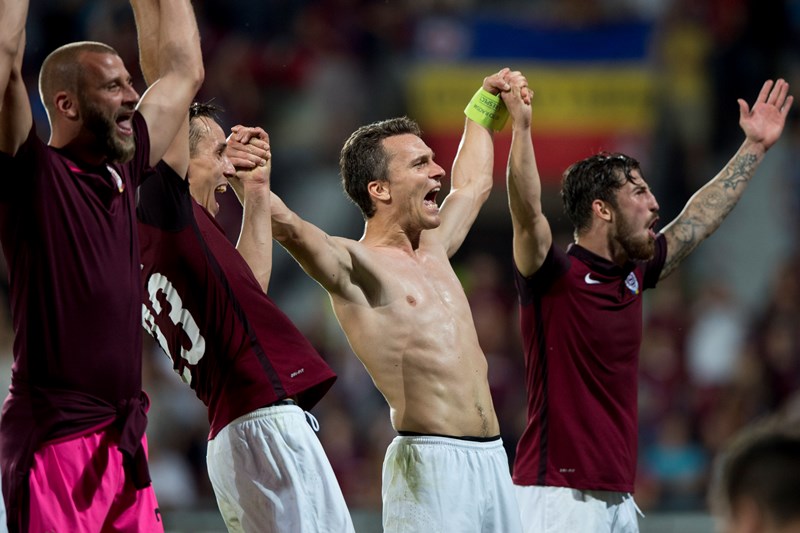 Český fotbal je po předkolech evropských pohárů na jedenáctém místě v koeficientu UEFA. Český fotbal je po předkolech evropských pohárů na jedenáctém místě v koeficientu UEFA.