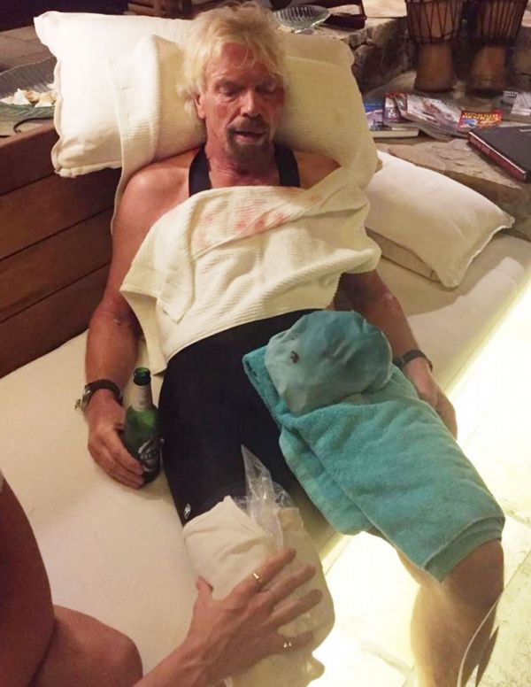 Richard Branson přežil vážnou cyklistickou nehodu.