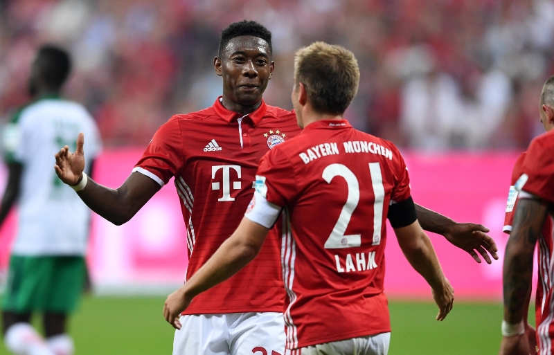 David Alaba a Philip Lahm z Bayernu Mnichov.