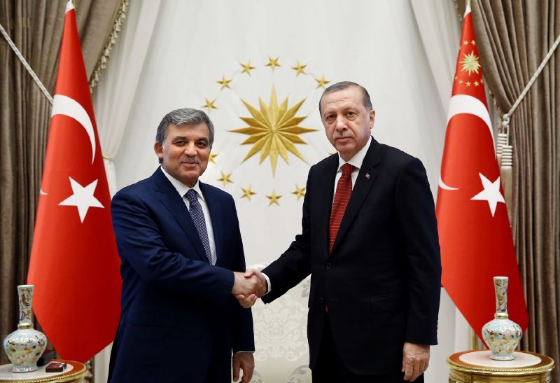 Turecký prezident Erdogan (vpravo) s bývalým poradcem Abdullahem Gülem.