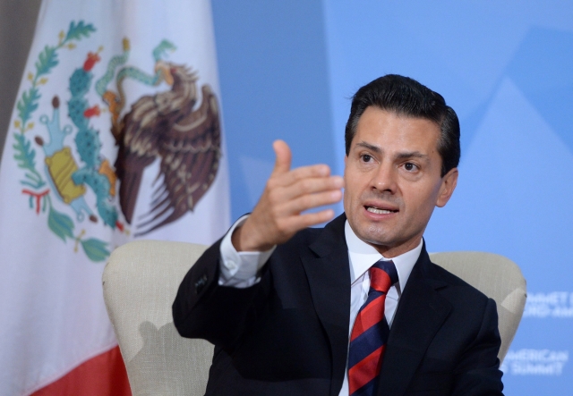 Mexický prezident Enrique Peňa Nieto. Mexický prezident Enrique Peňa Nieto.