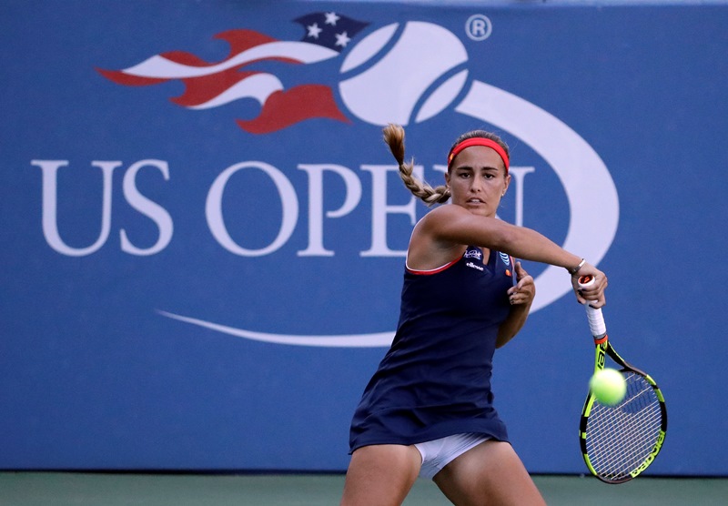 Po senzačním vítězství na olympijských hrách portorická tenistka Mónica Puigová narazila na US Open hned v úvodním kole. Po senzačním vítězství na olympijských hrách portorická tenistka Mónica Puigová narazila na US Open hned v úvodním kole.