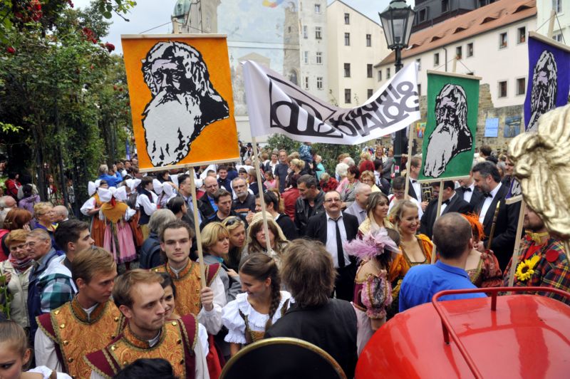 Slavnostní průvod má v Plzni několikaletou tradici.