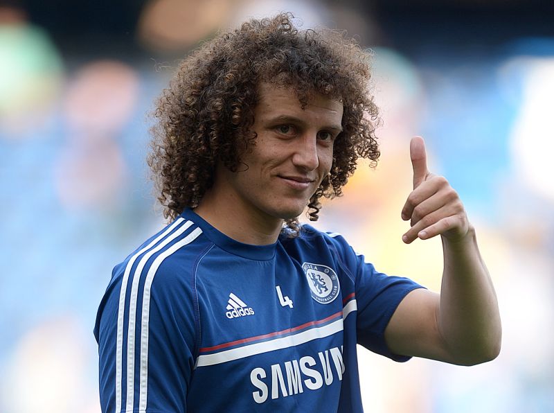 Brazilský obránce David Luiz se vrací z PSG do anglické Chelsea.