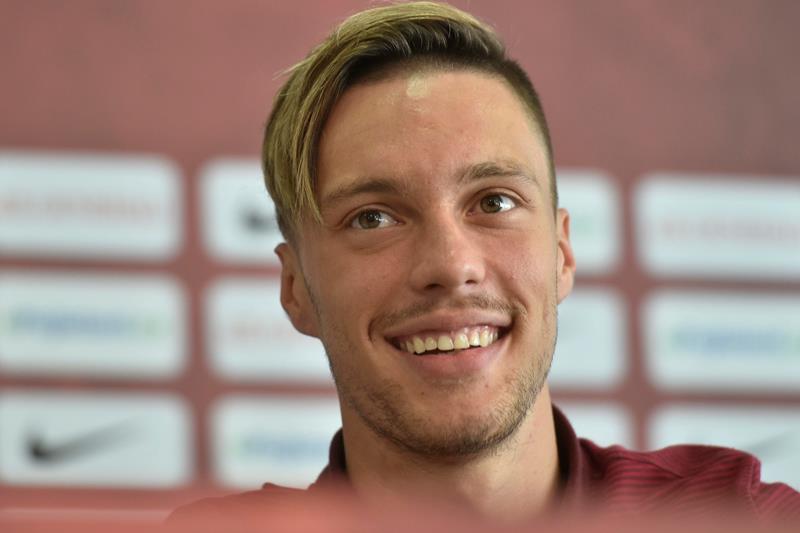 Už potřetí v kariéře oblékne Václav Kadlec dres fotbalistů Sparty. Už potřetí v kariéře oblékne Václav Kadlec dres fotbalistů Sparty.