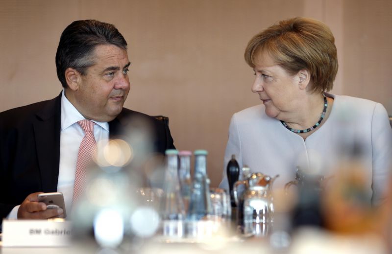 Německá kancléřka Angela Merkelová a vicekancléř a šéf německé sociální demokracie Sigmar Gabriel