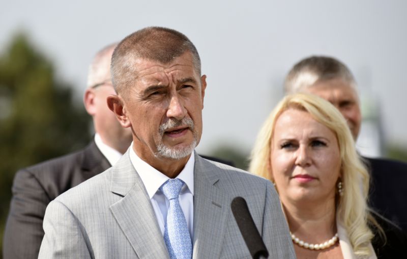 Předseda hnutí ANO Andrej Babiš se omluvil.