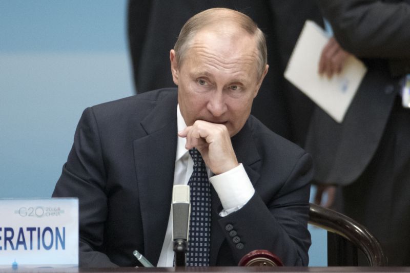 "Hodnotíme naše úsilí jako nepostačující a skromné, ale přesto se naše ekonomika stabilizovala," prohlásil ruský prezident Vladimir Putin na úvod summitu G20.