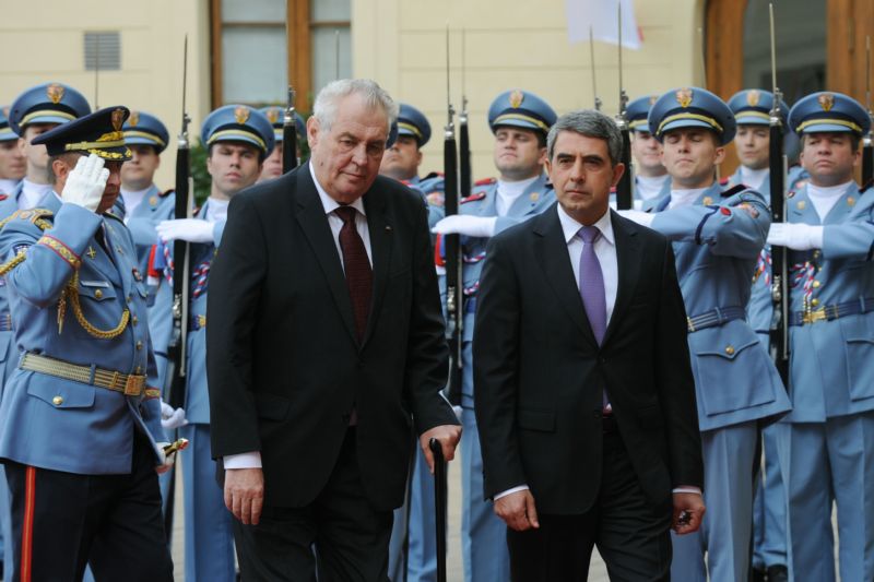 Prezidenti Miloš Zeman a Rosen Plevneliev.