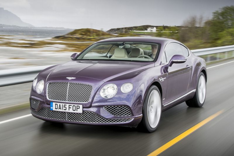 No řekněte, copak lze v Bentley Continental jezdit pomalu?
