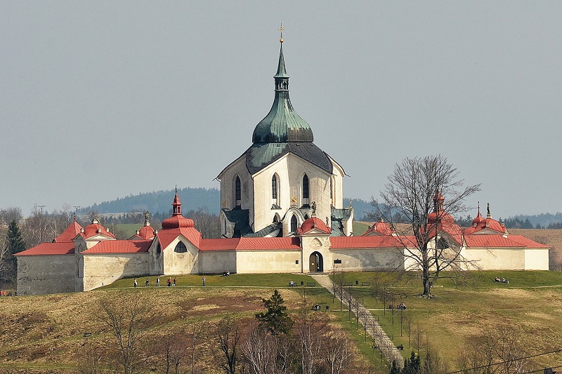 Poutní kostel svatého Jana Nepomuckého na Zelené hoře ve Žďáru nad Sázavou.