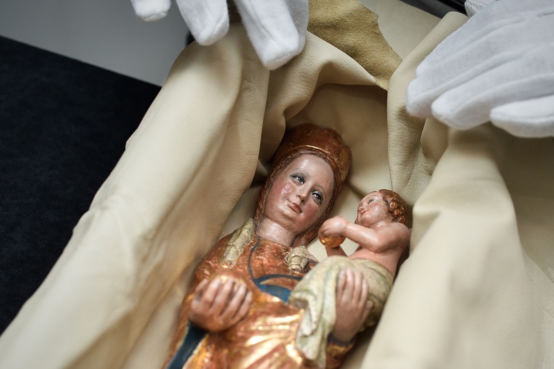 Na snímku je soška Panny Marie z Hejnic, Mater Formosa (Milostná madona) z roku 1370.