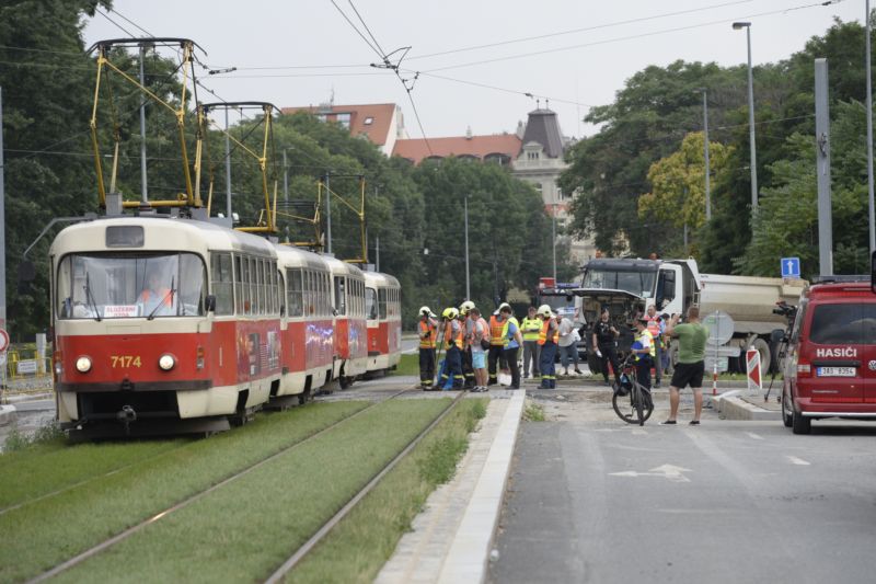V tramvaji policisté zasahovali například letos v dubnu.