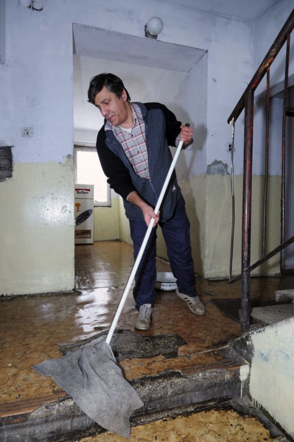 Lidé bez zaměstnání, ochotní podílet se na veřejné službě alespoň dvacet hodin týdně, si podle novely zákona finančně polepší (ilustrační foto). Lidé bez zaměstnání, ochotní podílet se na veřejné službě alespoň dvacet hodin týdně, si podle novely zákona finančně polepší (ilustrační foto).