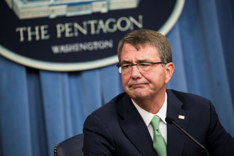 Americký ministr obrany a šéf pentagonu Ashton Carter.