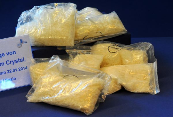Syntetická droga pervitin je známá pod názvem crystal.