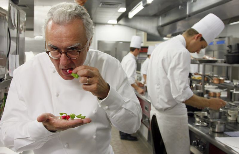 Monacký šéfkuchař Alain Ducasse provozuje celkem 26 restaurací v sedmi zemích světa. Monacký šéfkuchař Alain Ducasse provozuje celkem 26 restaurací v sedmi zemích světa.