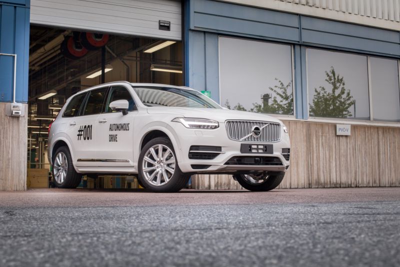 První vozy Volvo v rámci projektu Drive Me opustily výrobní linku.