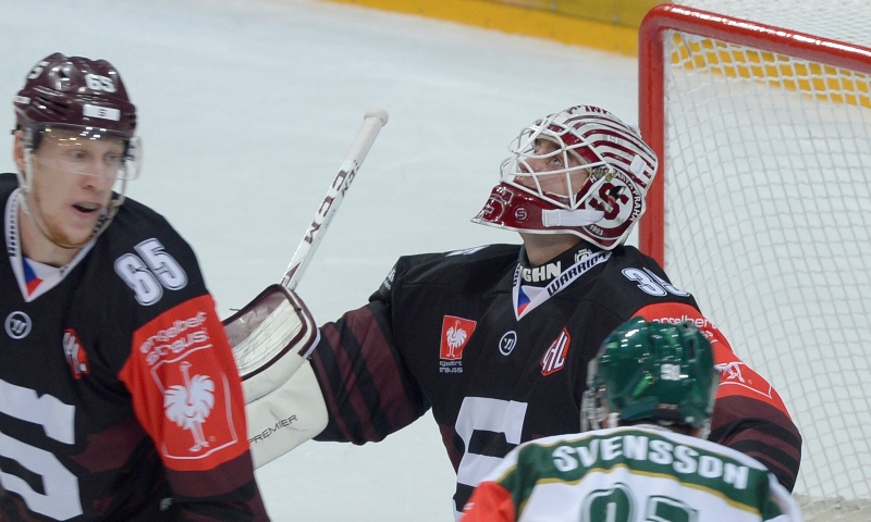 Hokejisté Sparty se v prvním kole play off Ligy mistrů utkají s finským týmem Kärpät Oulu, který Pražany před rokem vyřadil v osmifinále soutěže a následně prošel až do finále. Hokejisté Sparty se v prvním kole play off Ligy mistrů utkají s finským týmem Kärpät Oulu, který Pražany před rokem vyřadil v osmifinále soutěže a následně prošel až do finále.