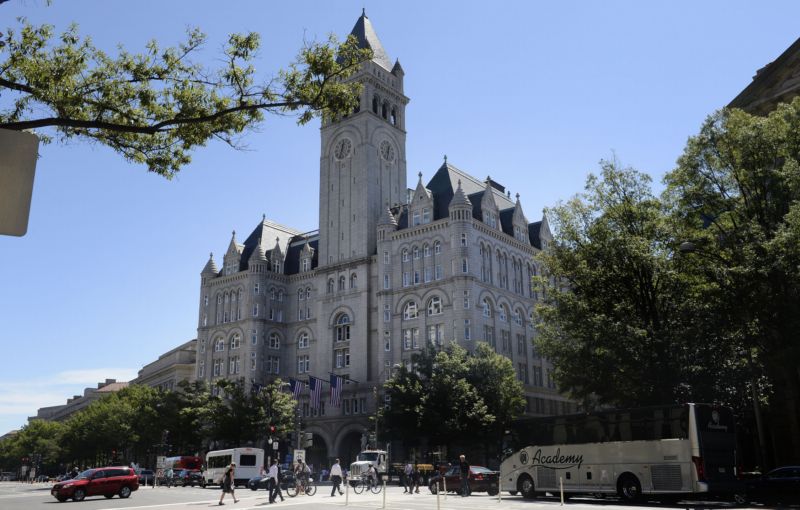 Trumpův nově otevřený hotel nedaleko Bílého domu.