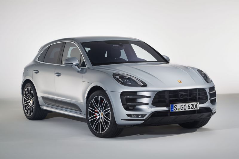 Macan Turbo nestačil, a tak dostal balíček Performance.