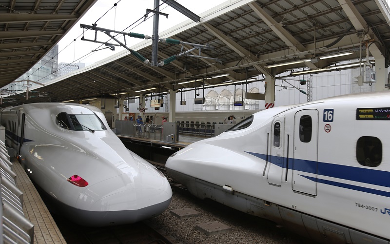 Rychovlakové jednotky Shinkansen. 