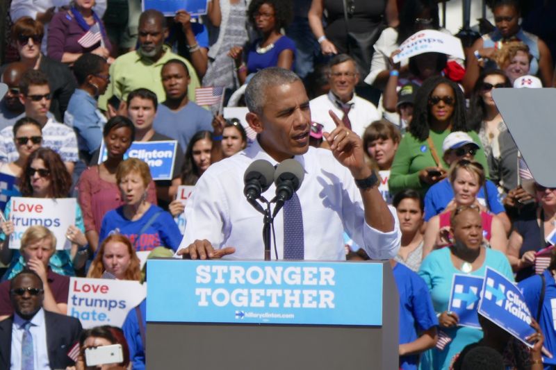Obama podpořil demokratickou kampaň.