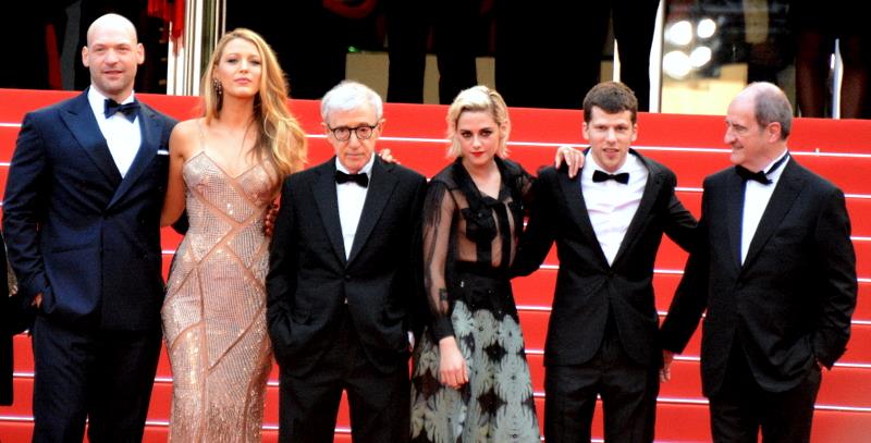 Hlavní účinkující včetně režiséra při fotografování v Cannes.