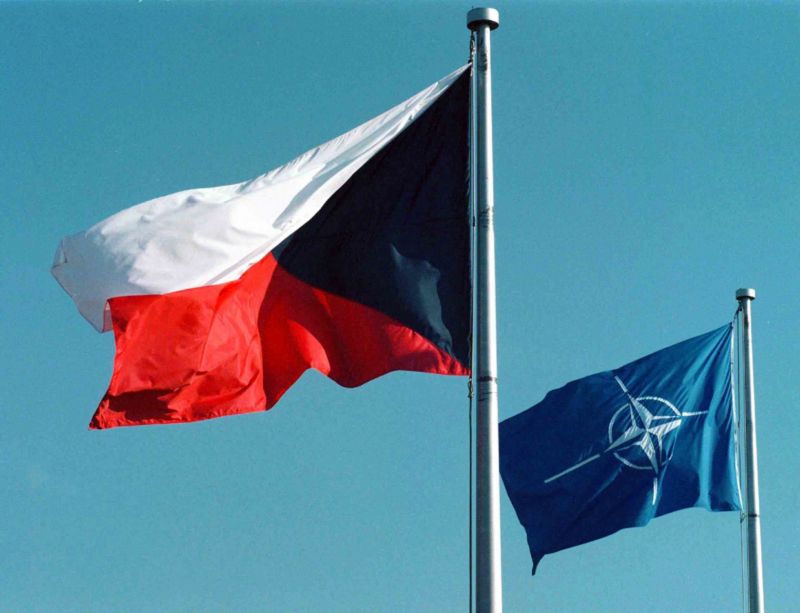 Česká republika je členem NATO od roku 1999.