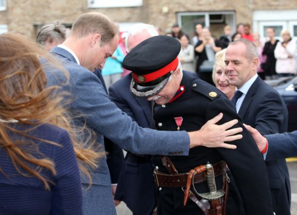 Princ William se při návštěvě zachoval jako gentleman.